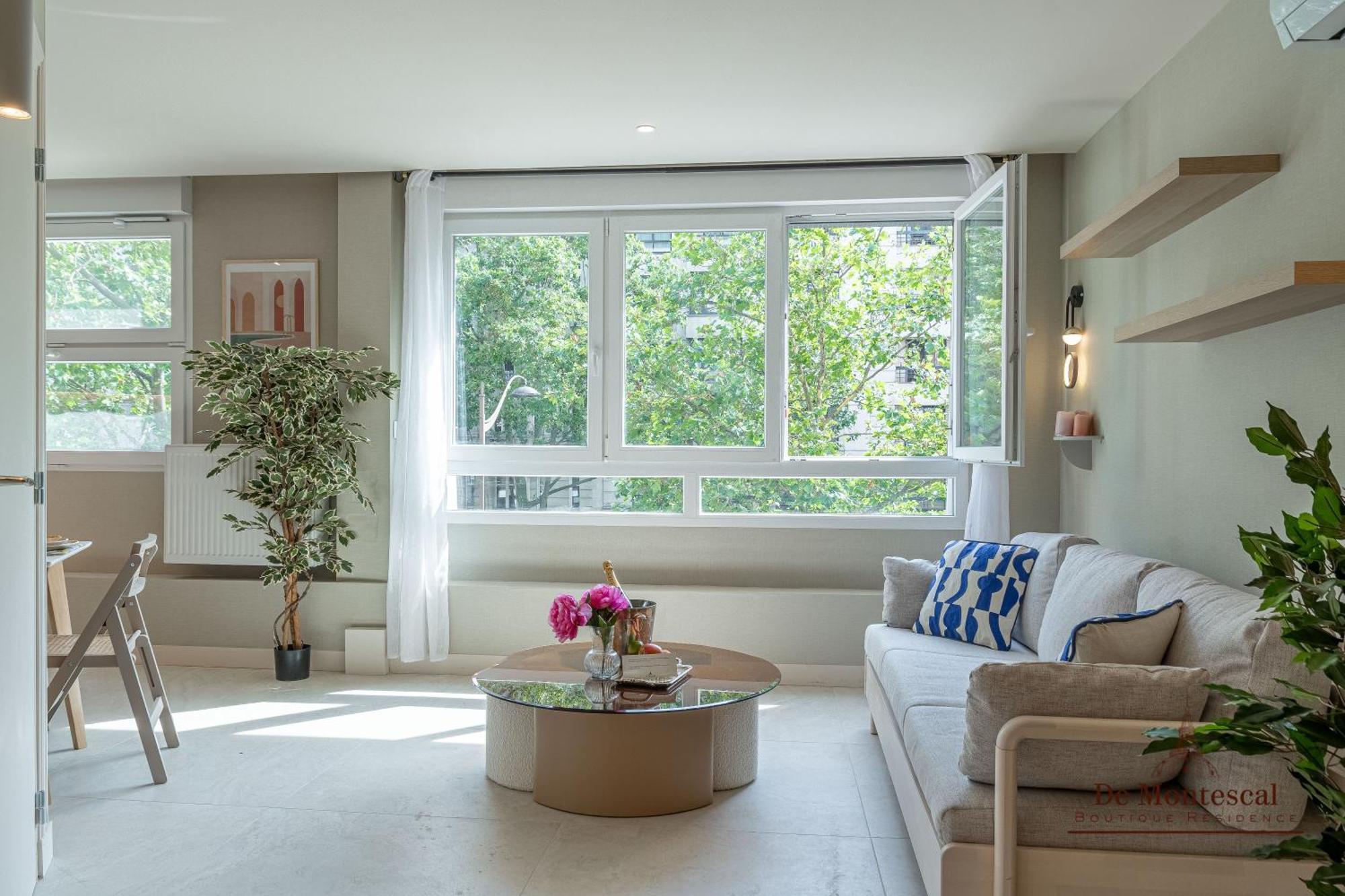 De Montescal - Hot Tub And Ac Cosy Apartment A Prime Location 40M2 Parijs Buitenkant foto