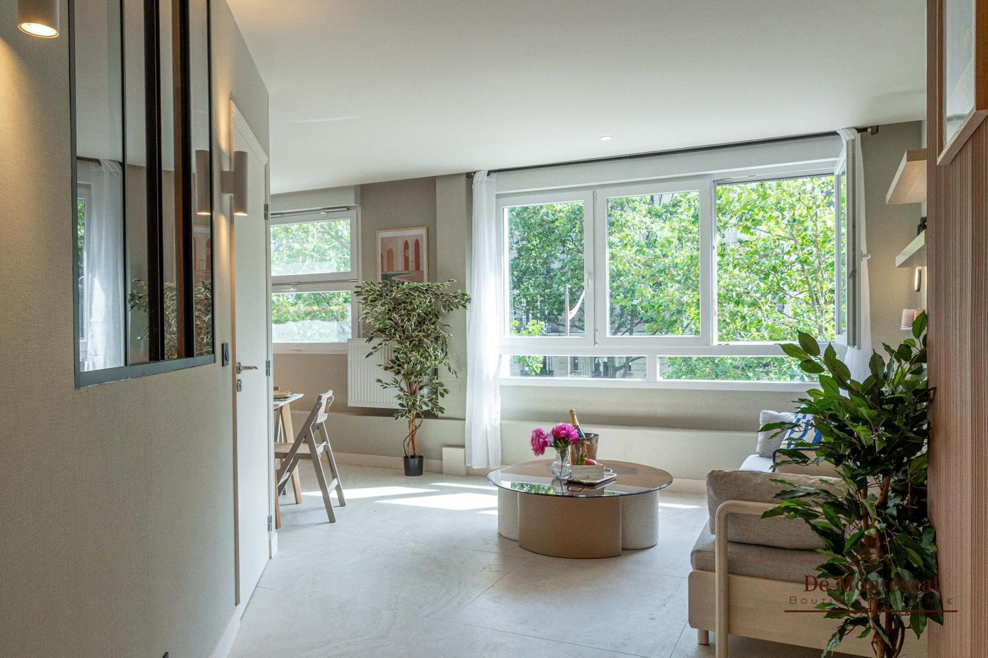 De Montescal - Hot Tub And Ac Cosy Apartment A Prime Location 40M2 Parijs Buitenkant foto