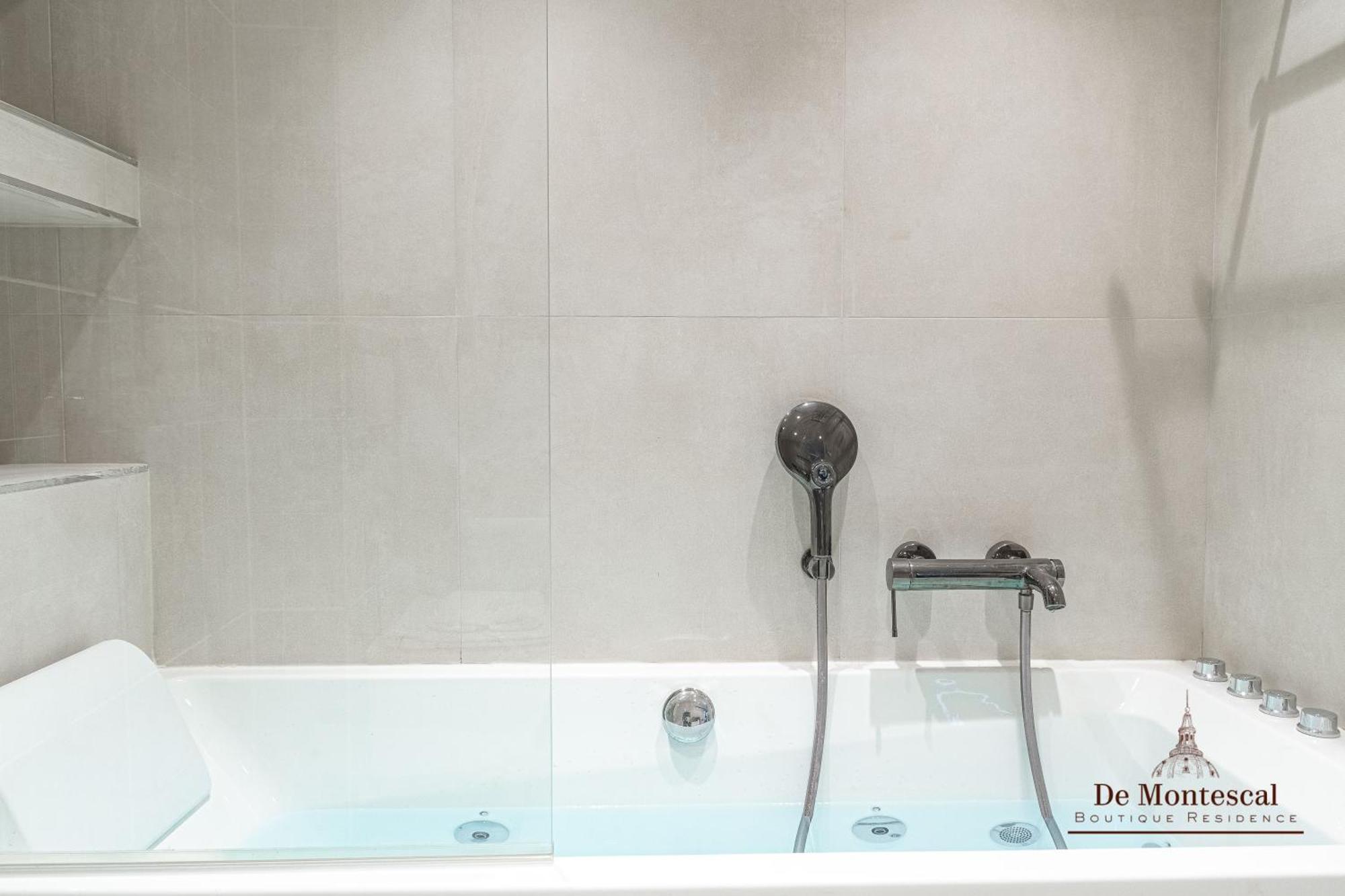De Montescal - Hot Tub And Ac Cosy Apartment A Prime Location 40M2 Parijs Buitenkant foto