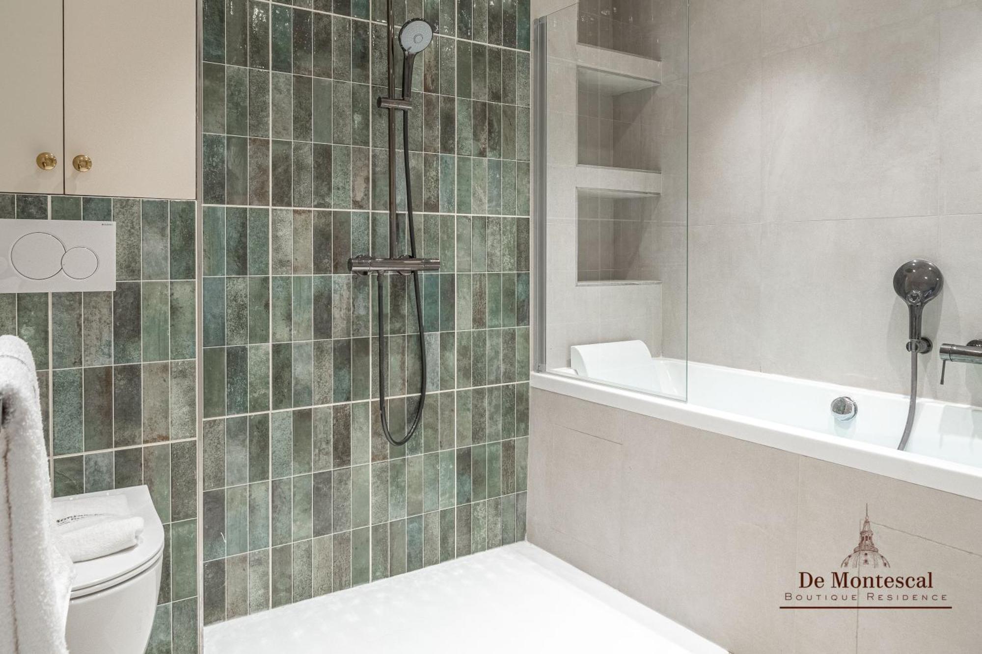 De Montescal - Hot Tub And Ac Cosy Apartment A Prime Location 40M2 Parijs Buitenkant foto