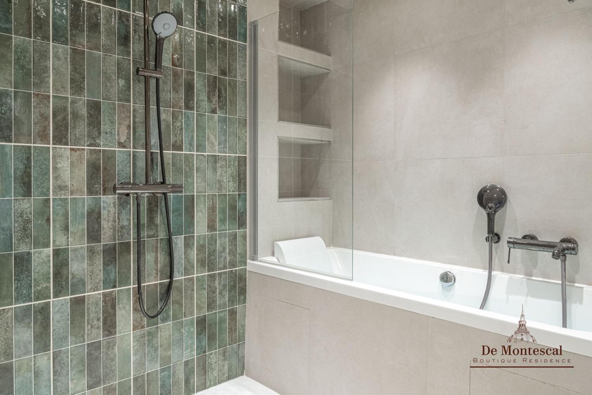 De Montescal - Hot Tub And Ac Cosy Apartment A Prime Location 40M2 Parijs Buitenkant foto